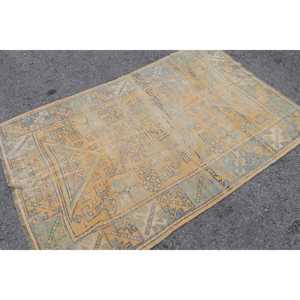 พรมวินเทจขนาด 3.8x6 ฟุต, พรมตกแต่งสไตล์ตุรกี, พรมขนสัตว์ลายดอกไม้สีเหลือง - Product Image 1
