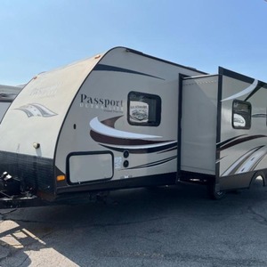 Used 2014 Keystone RV P-a-s-s-p-o-r-t 2650BH G-r-a-n-d T-o-u-r-i-n-g Ready for Sale - Product Image 1