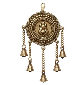 Arte Decorativo de Pared de Ganesha en Latón Hecho a Mano, Estatua Decorativa del Señor Ganesha para Diwali con 5 Campanas, Excelente Decoración de Pared - Product Image 1