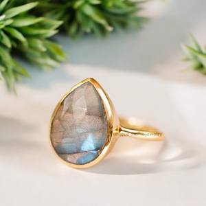 Magnifique bague statement en argent sterling 925 avec serti clos en labradorite feu, style bohème, bijou fait main en pierre précieuse naturelle - Product Image 1