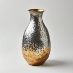 Metaluxe Regal Florero Majestic Bloom Martillado de Aluminio Dorado Elegante Centro de Mesa para Sala de Estar o Vestíbulo de Hotel - Product Image 6