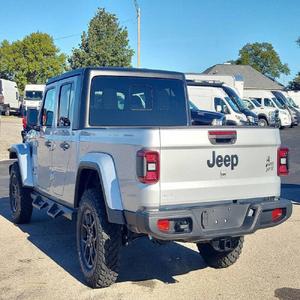 Jeep Gladiator 2024 en parfait état - Product Image 2