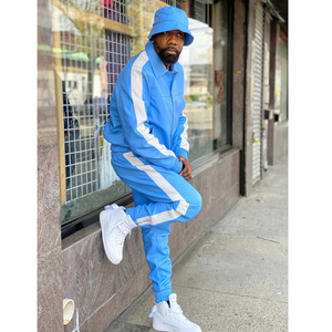 เสื้อสเวตเตอร์มีฮู้ดและกางเกงขาบานสำหรับผู้ชายเสื้อผ้าแนวสตรีทระบายอากาศได้พิมพ์โลโก้ตามสั่งสำหรับฤดูหนาว - Product Image 3