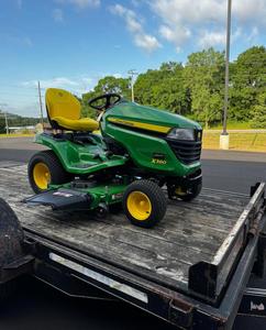ขายเครื่องตัดหญ้า John Deere X758 ปี 2025 - Product Image 1