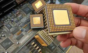 Processeur en céramique Intel Pentium d'occasion, CPU de déchets informatiques, déchets électroniques pour la récupération de métaux - Product Image 1