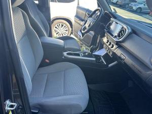 Sièges Tacoma SR5 Cabine Double Minuit Noir Gris Légèrement Usés - Product Image 5