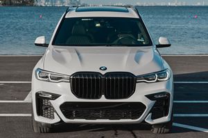 BMW X7 xDrive40i AWD Plus 2021 d'occasion en excellent état, sans accident, conduite à gauche/droite - Product Image 2