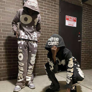 LOW quantité minimale de commande Survêtements personnalisés Patchs brodés Logo Noir Crop Top Sweatsuit Pantalon de survêtement évasé et ensembles de sweats à capuche zippés pour hommes - Product Image 4