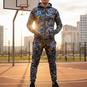 Conjunto deportivo ligero de camuflaje para hombre Urban Trend, ropa deportiva de corte relajado para fitness, correr y uso diario. - Product Image 4