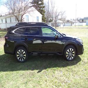 Subaru Outback Premium 2024 Usado en Excelentes Condiciones - Product Image 2