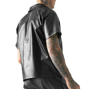 Chemises en cuir PU à manches courtes pour hommes, design streetwear personnalisé de haute qualité, décontractées pour l'extérieur, col montant à boutons, écologiques - Product Image 6