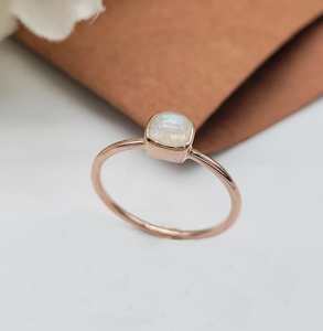 Bague minimaliste en argent sterling 925 avec sertissage de pierre de lune arc-en-ciel de 6x6 mm, bijoux en pierres précieuses, cadeaux, bande en or vermeil - Product Image 6