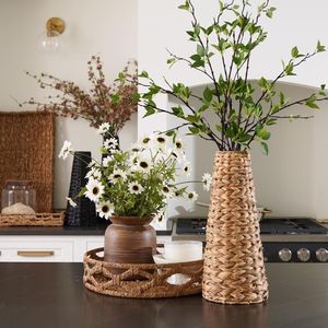 Vase à fleurs en rotin rustique avec texture naturelle idéal pour la décoration de ferme maisons modernes et styles de décoration écologiques - Product Image 3