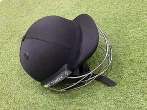 Casque de cricket noir pour homme - Product Image 2