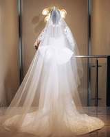 Robe longue élégante vintage de soirée et de mariée en satin somalien, antistatique, écologique, avec délicats sequins, motif fluide et nœud en cristal