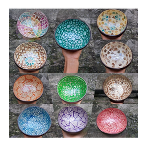 Bols en coquille de noix de coco laqués naturels-parfaits pour une vie et une décoration durables - Product Image 5