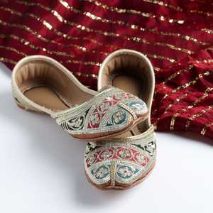 High Quality Flat Khussa <b>Jutti</b> Mojari <b>Punjabi</b> Indian Ethnic Girls Shoes Custom Genuine Leather Winter Footwear - Product Image 4