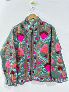 Chaquetas de lana Suzani acolchadas hechas a medida con forro de algodón tejido transpirable ropa de reventa para tiendas de moda - Product Image 3