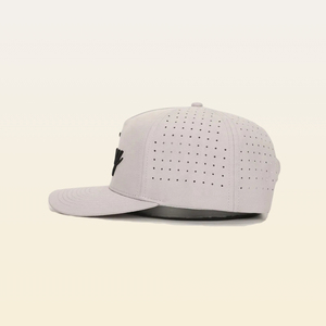 Gorra de golf al por mayor de fábrica con logo personalizado, 5 paneles, perforaciones láser, ojales de ventilación, gorra snapback casual ajustable, Vietnam - Product Image 3