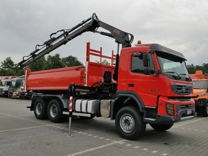 Camión Plataforma Elevadora Telescópica VOLVO FMX 460 Rojo Usado 2019 para Trabajos Aéreos en Altura y Mantenimiento de Infraestructuras - Product Image 1