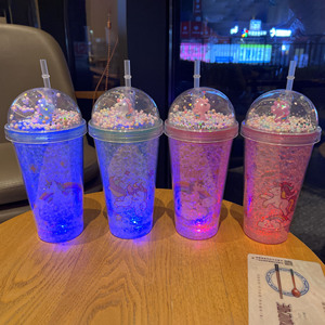 Đèn lồng màu mới vỡ cốc đá cốc nhựa hai lớp Bán buôn giá trị cao nam phim hoạt hình kỳ lân cốc rơm - Product Image 1