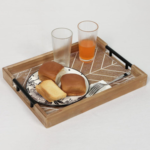 Plateau en bois de manguier massif fabriqué à la main avec poignées en métal élégantes pour bar et hôtel fourni par l'usine directe pour l'achat en gros - Product Image 6