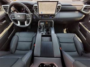 Gran Oferta: Toyota Sequoia Platinum 4x4 Usada del 2023 - Product Image 2