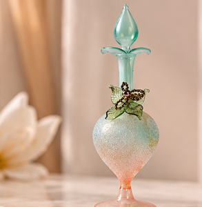 Botella de Perfume de Vidrio Egipcio Hecha a Mano con Diseño Único y Tapón de Vidrio - Product Image 6