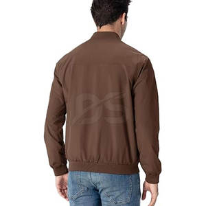 เสื้อแจ็คเก็ตบอมเบอร์ผู้ชายคุณภาพสูงสำหรับฤดูหนาว ผลิตจากโพลีเอสเตอร์/ไนลอน พร้อมโลโก้ด้านหน้า ระบายอากาศได้ดีและเป็นมิตรกับสิ่งแวดล้อม - Product Image 2