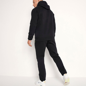 Survêtement en polyester pour hommes Ensemble de jogging survêtement personnalisé Ensemble de jogging piste vierge marque privée Ensemble de survêtement pantalon de survêtement et sweat à capuche pour hommes - Product Image 3