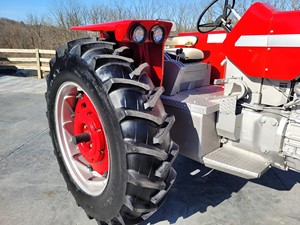 1967 Massey Ferguson 1130รถแทรกเตอร์2WD คลาสสิก20HP วินเทจอุปกรณ์ทางการเกษตรที่ทนทานปั๊มแบริ่งที่เชื่อถือได้ - Product Image 4