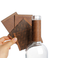 Étiquettes de bouteille de vin de luxe autocollants en cuir ronds imperméables imprimés personnalisés pour les couvertures de cou d'emballage de bouteilles en verre