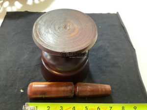 Mortero Okhli de madera hecho a mano por Tradebyd Premium Grinder para especias y hierbas - Product Image 4