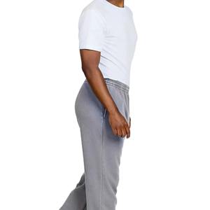 Survêtement de jogging pour homme personnalisé OEM, collection printemps, avec impression en relief, ourlet brut, coupe évasée, en coton respirant et écologique - Product Image 2