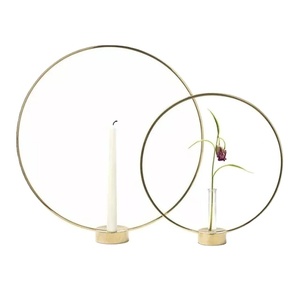 Candelabro de metal con acabado dorado para fiesta de boda, soporte de mesa decorativo, elegante - Product Image 1