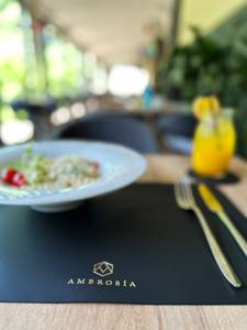 Set de table en cuir pour restaurant, résistant à la chaleur, imperméable, lavable, antidérapant, robuste, anti-odeur, confortable - Product Image 3