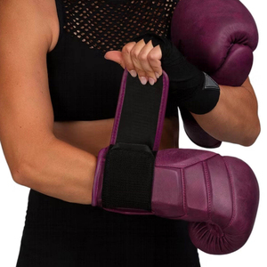 Gants de boxe MMA en cuir de qualité supérieure avec logo personnalisé, évacuation de l'humidité, fermeture auto-agrippante, plusieurs couleurs et tailles pour l'entraînement - Product Image 2