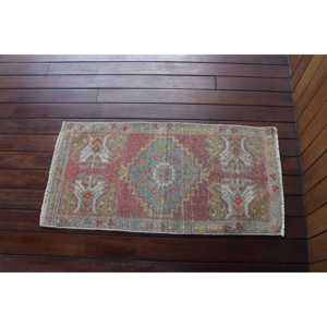 Vintage Turkish Small Rug 1,6x3,2 ft, <b>Red</b> <b>Wool</b> Rug - Product Image 3