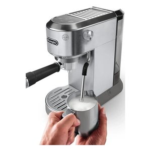 Cafetera Espresso Semiautomática DEDICA Duo EC890 M de Acero Inoxidable, 1450W, con 15 Bares de Presión, Modelo 0947146 - Product Image 3