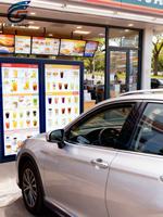 Pantalla Digital Impermeable de 2000 4000nits para Menús de Restaurantes al Aire Libre, Solución de Quiosco para Publicidad y Reproducción de Contenido