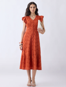 ชุดเดรสทรงเอผ้าฝ้ายปักลายดอกไม้สีส้ม lov - Product Image 1