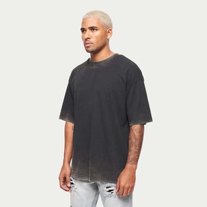 Camiseta de algodón con estampado gráfico de lavado ácido Vintage para hombre Top de gran tamaño con manga corta y patrón sólido de hombros caídos - Product Image 3