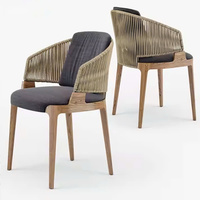 Chaise de jardin contemporaine Jakob, confortable, avec structure en bois massif et panneau en mélamine, fabriquée au Vietnam
