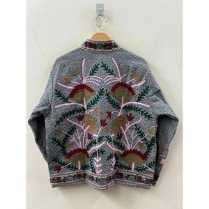 Veste en coton brodée à la main, motif Jardin de Karez, collection Printemps, finition Salt & Pepper Weave avec motif Fleur de Grenoble - Product Image 1
