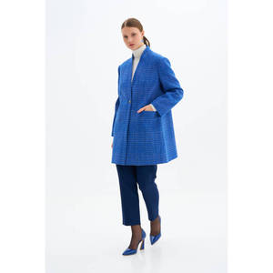 Abrigo de Gabardina Reversible a Cuadros Saks con Forro de Cachemira y Cuello de Piel - Product Image 1