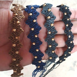 Pulsera ajustable de macramé, diseño cruzado, hilo, pequeñas cuentas de latón, joyería maravillosa para amistad, compromiso, aniversario - Product Image 1