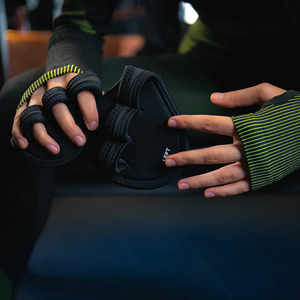 Guantes de Gimnasio de Neopreno de Alta Calidad con Color Personalizado, Almohadillas de Agarre para Levantamiento de Pesas, Equipo de Entrenamiento Protector con Logotipo Personalizado - Product Image 6