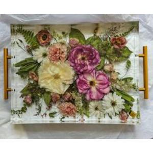 Impresionante bandeja de servicio de resina con diseños personalizados, ideal para mejorar los interiores de las casas con lujo y encanto - Product Image 1