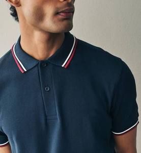 Polo de luxe pour hommes en coton respirant coupe régulière anti-rétrécissement idéal disponible dans une gamme de couleurs athlétiques à manches courtes - Product Image 4
