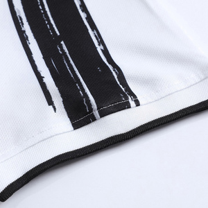Maillot de football blanc et noir personnalisable de haute qualité Vêtements de sport pour hommes haut de gamme avec vêtements d'équipe à sublimation numérique - Product Image 4